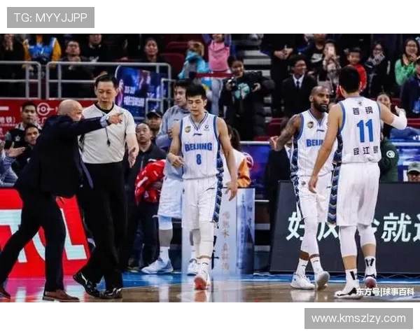 北京篮球队配合变革引发热议球迷热议战术创新与团队协作新模式 北京篮球队配合变革引发热议球迷热议战术创新与团队协作新模式